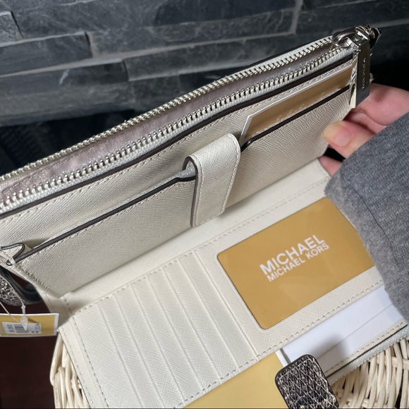 MICHAEL Michael Kors Jet Set Double Zip Wristlet - Picture 12 of 14